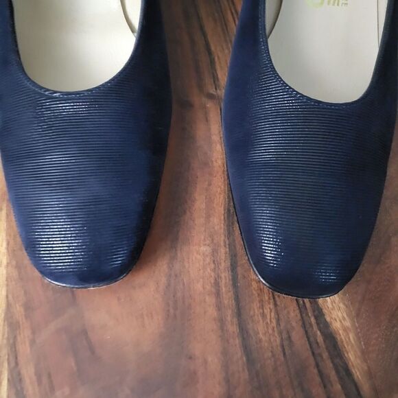 Salvatore Ferragamo Classic Block Heel Pumps Designer Italy Black Size 8B - Picture 3 of 14